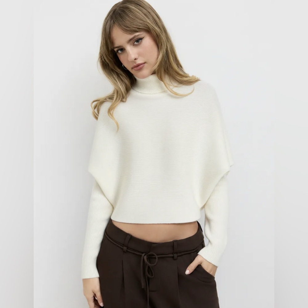 Nwt Cider White Turtleneck ribbed dolman sleeve top